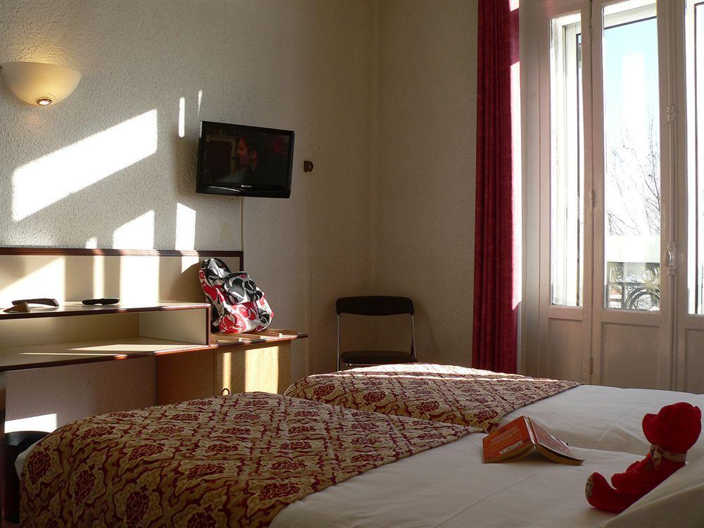 Hotel Moderne Арас Екстер'єр фото